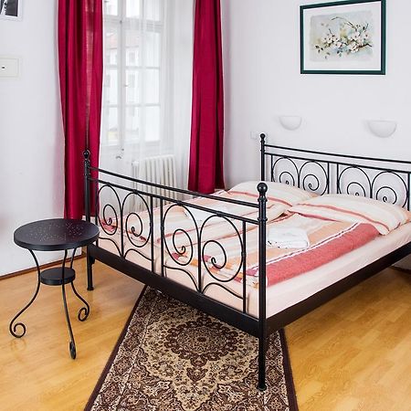 Charles Bridge Bed And Breakfast Prague Room photo