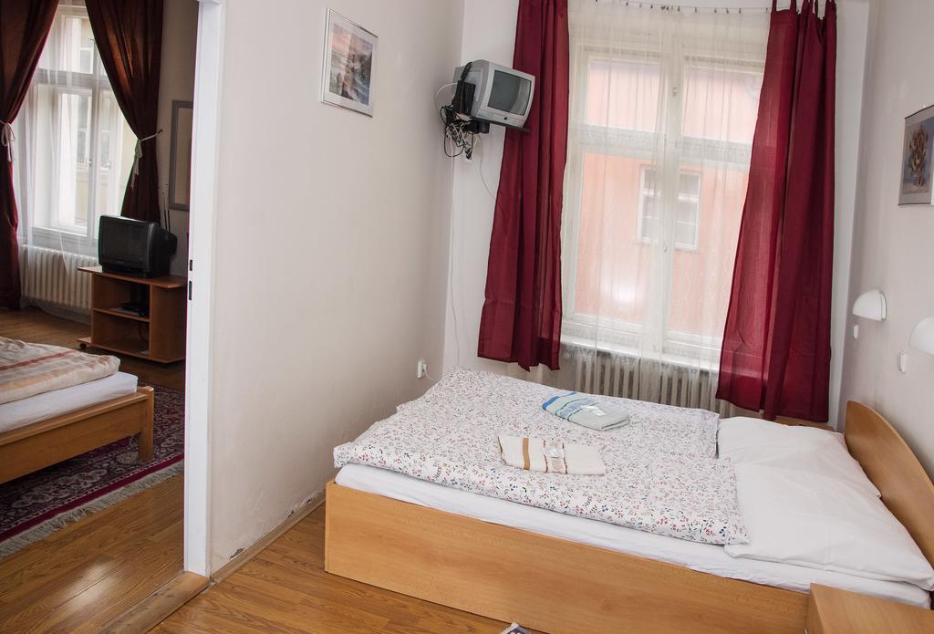 Charles Bridge Bed And Breakfast Prague Room photo