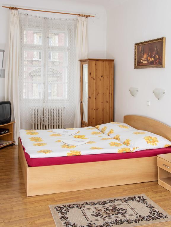 Charles Bridge Bed And Breakfast Prague Room photo