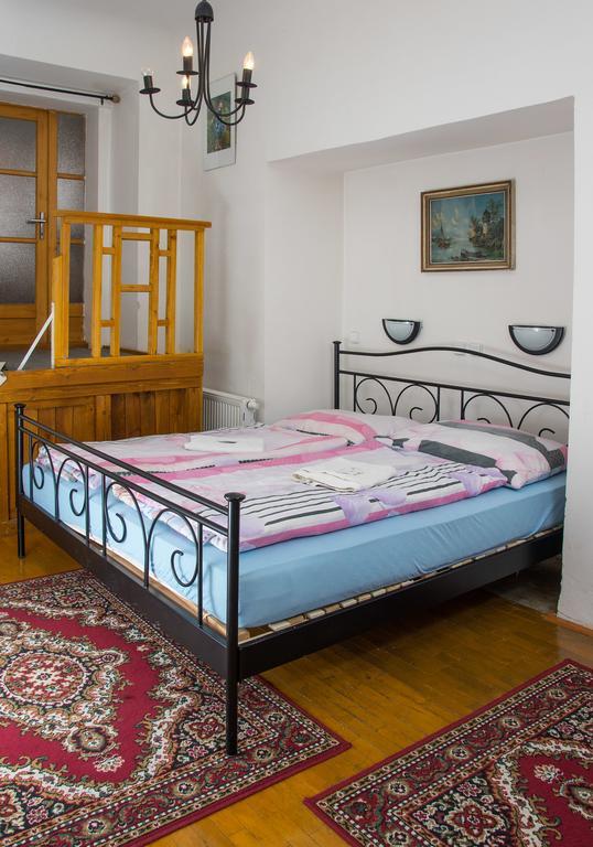 Charles Bridge Bed And Breakfast Prague Room photo