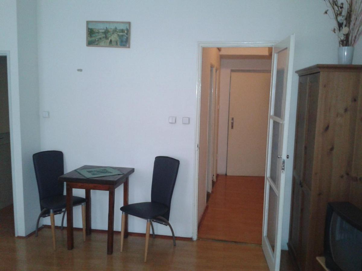 Charles Bridge Bed And Breakfast Prague Room photo